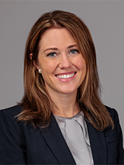 Kari Baer, CFA®, CFP® headshot