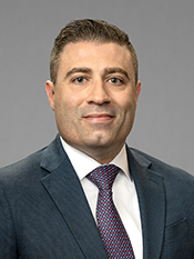 Luis Fernandes, CFP® headshot